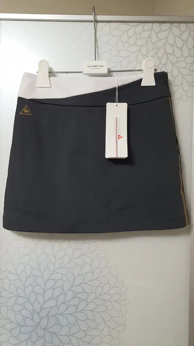 【雷市場（ポンジャン）商品韓国直送】 le coq sportif(ルコックスポルティフ) レディース ゴルフスカート サイズ 61