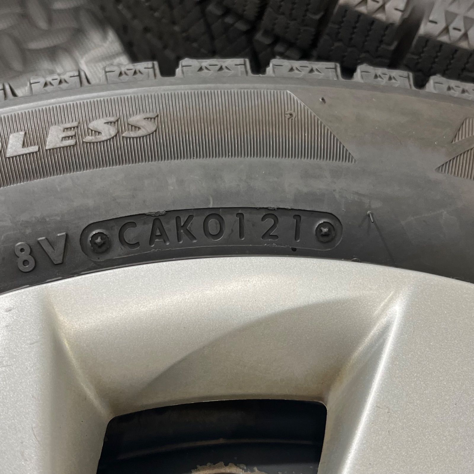 スタッドレスタイヤ