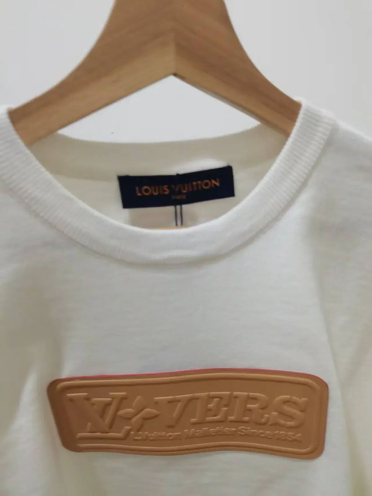 LOUIS VUITTON VVN パッチ ショートスリーブコットン Tシャツ LOUIS VUITTON】VVN パッチ ショートスリーブ コットンTシャツ