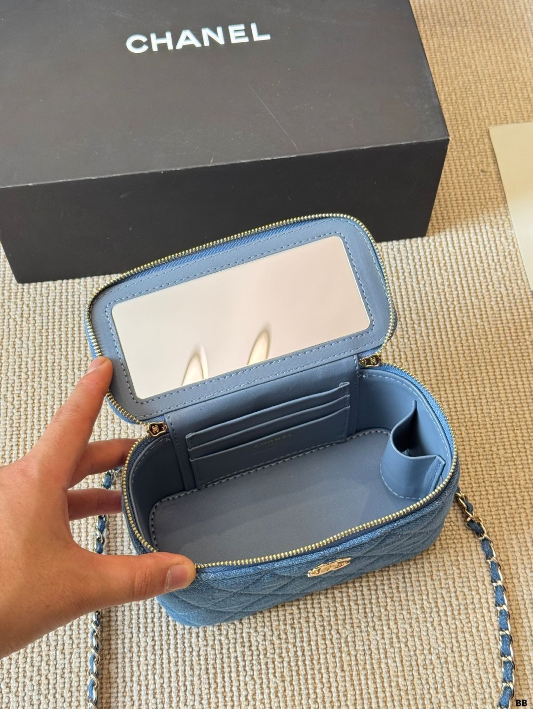 今日特価】Vintage Chanel デニム ボックスバッグ - メルカリ