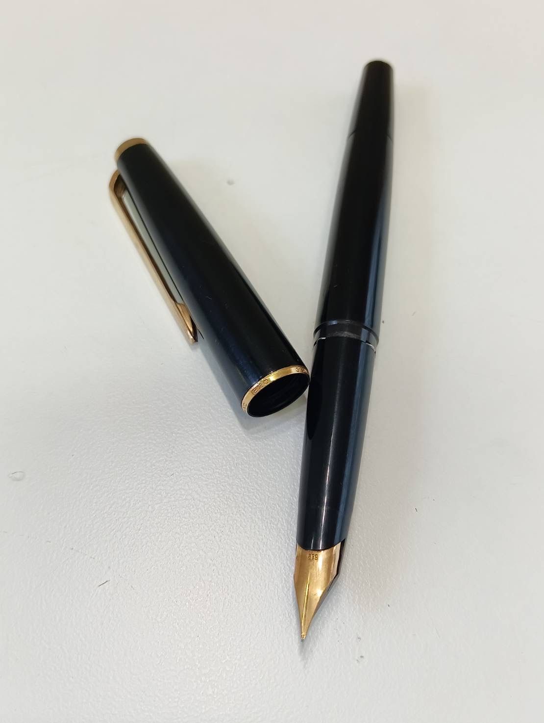 品 MONTBLANCモンブラン No.320 万年筆 ペン先 14K 585 黒ブラック×ゴールド ペン 事務用品 文房具 筆記用具 現状品