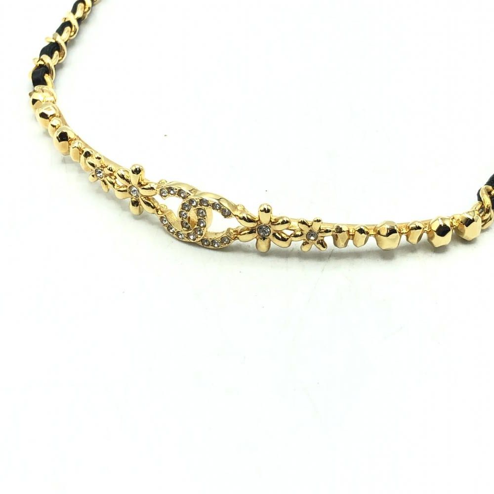 フラワーモチーフチョーカー