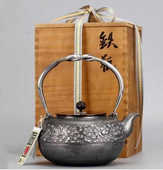 南部鉄器 砂鉄製 鉄瓶 大容量鉄壺 コーティングなし 手作り鉄 やかんを沸かす お茶の道具 1500ML