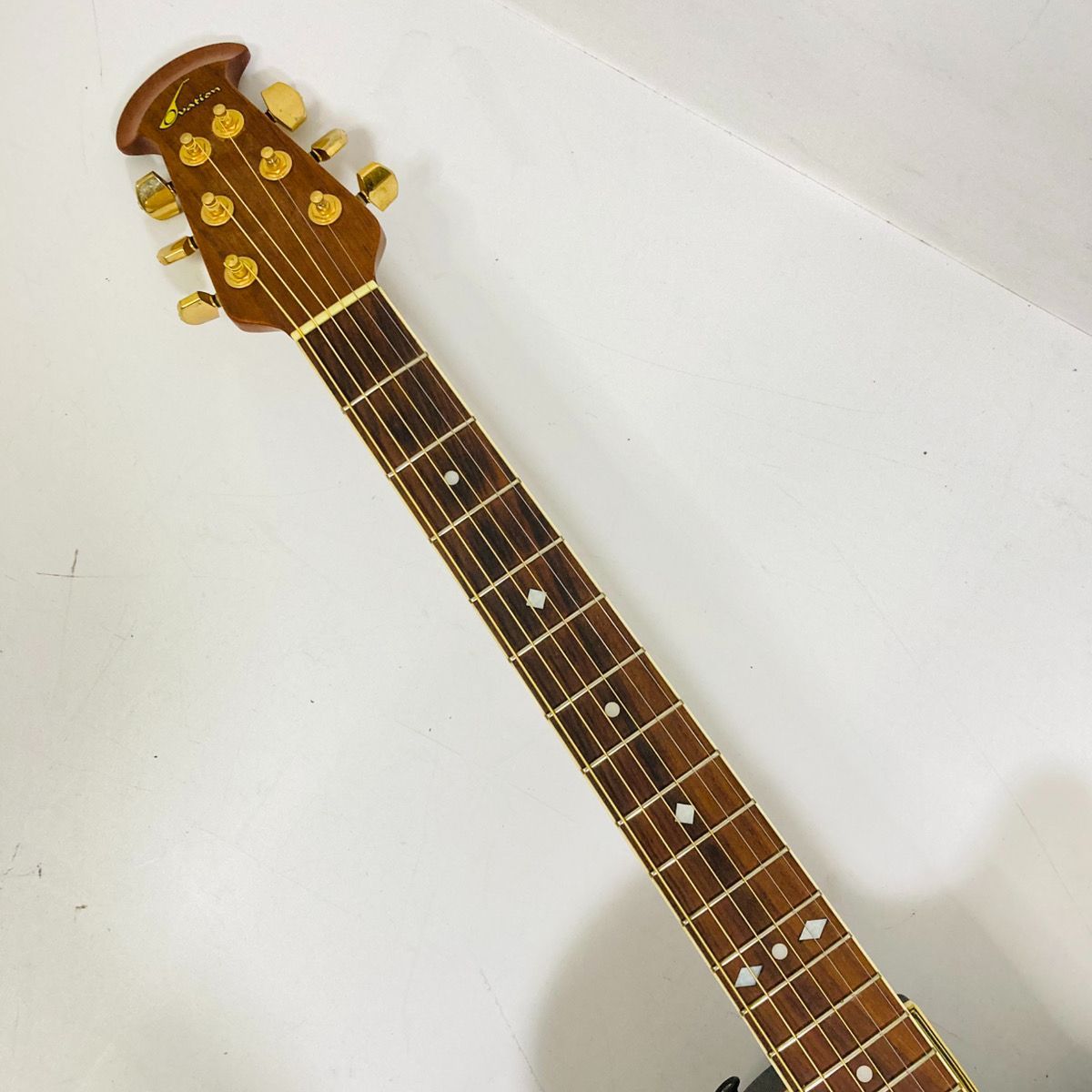 エレクトリックアコースティックギター エ