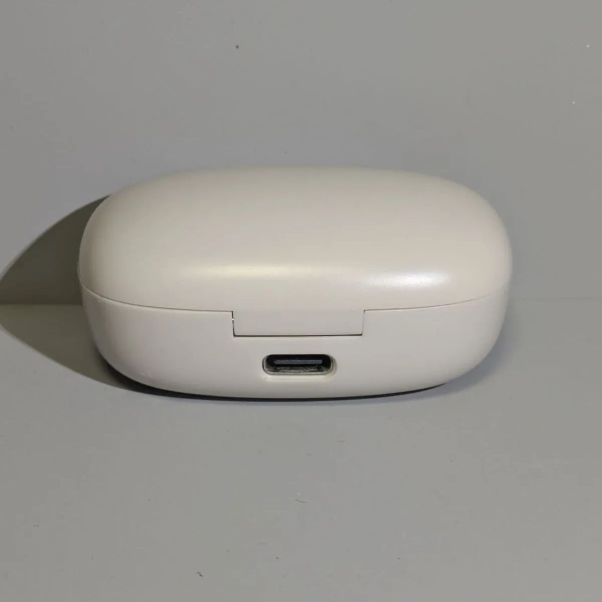 美品 ANIMA ANW01 充電ケースのみ ホワイト グレー TOKYO ONKYO