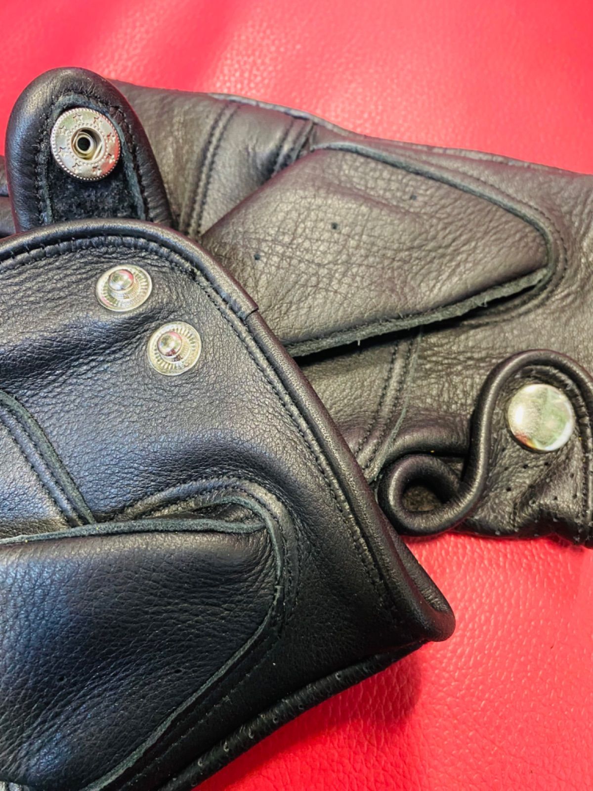UGG 本革グローブバイクグローブ 半指レーザーグローブ ショート通気 春 UGG 本革グローブバイクグローブ 半指レーザーグローブ ショート