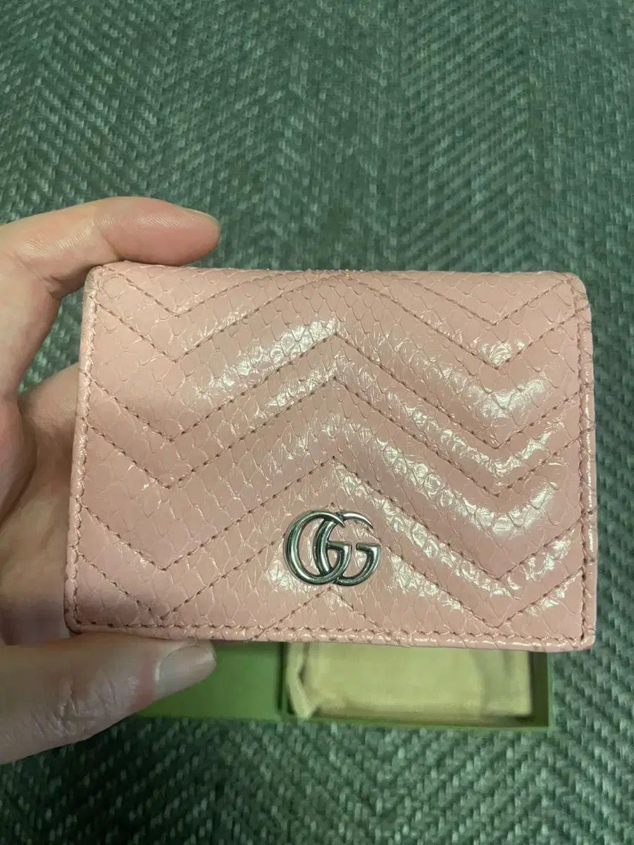グッチ