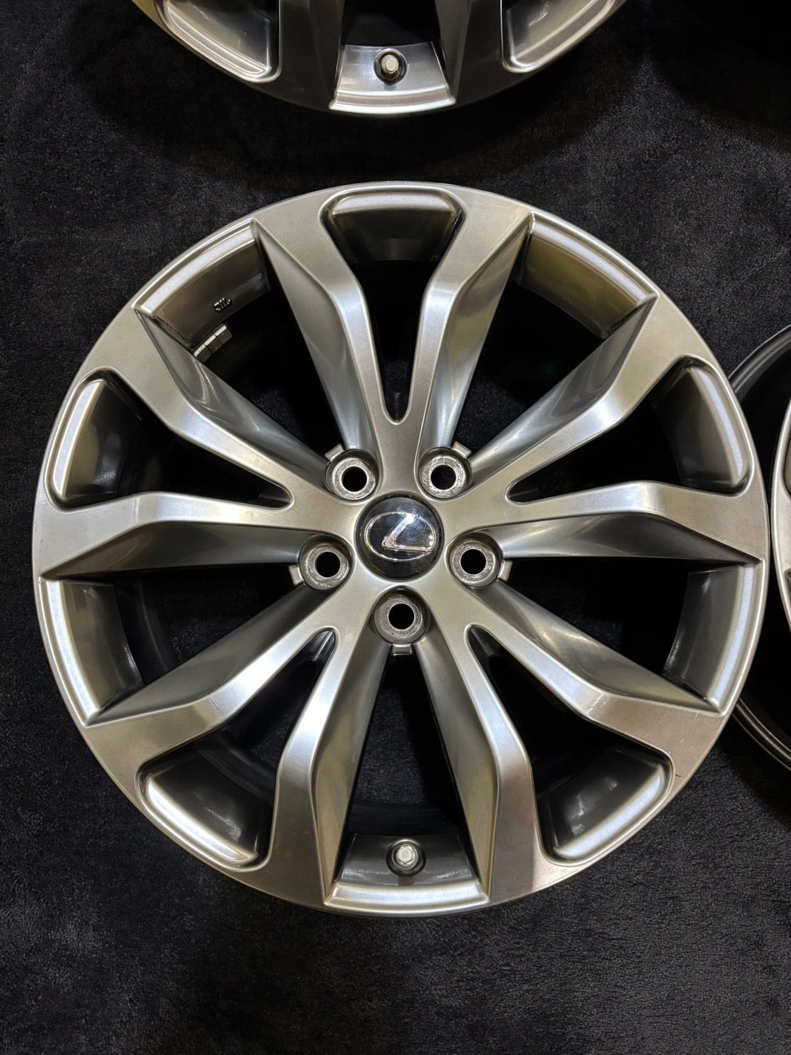 レクサス純正NX★Fスポーツ4本セット★スタッドレス ★ブリザック★美品 レクサス純正NX☆Fスポーツ4本セット☆スタッドレス