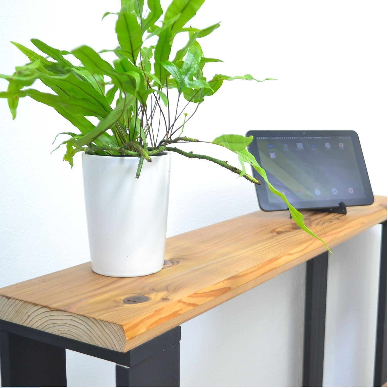 タブレット充電 モバイルスペースを小さく実現【モバイルカウンターAND