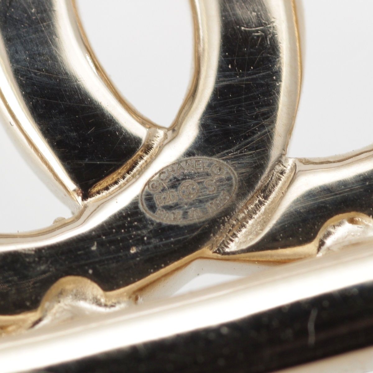 中古　美品　シャネル　ブローチ　ロゴ　ストーン CHANEL シャネル ブローチ ココマーク CCマーク ロゴモチーフ