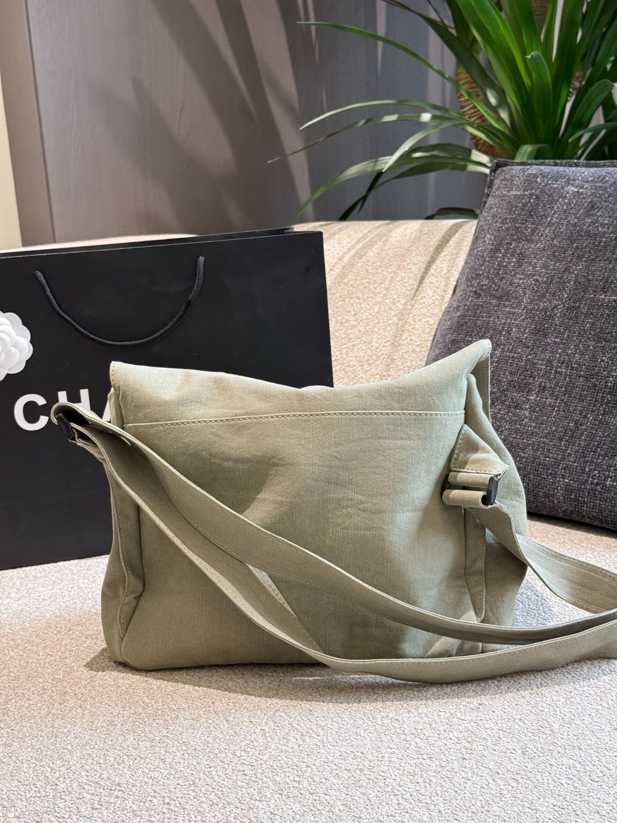 【Chanel】シャネル★crossbody bag★クロスボディバッグ 今日特価】Chanel Crossbody Bag / シャネル クロスボディ