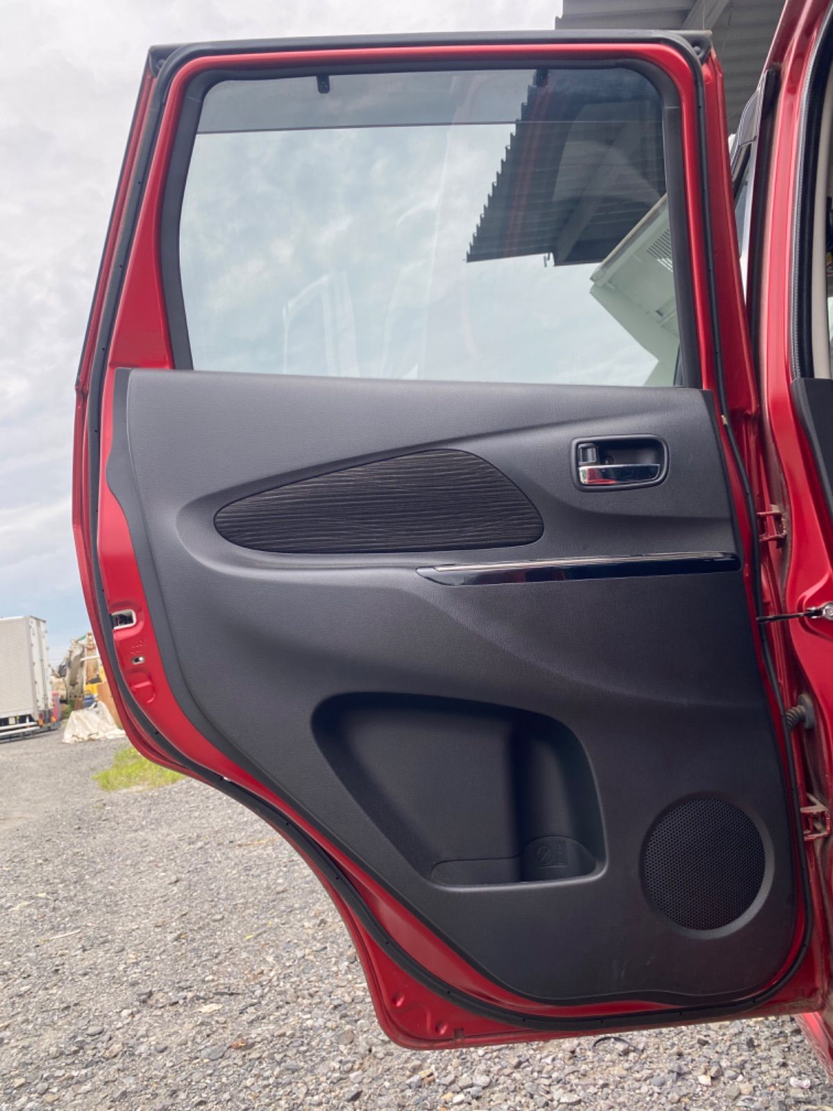 デイズ B21W ハイウェイスターX 左リアドア 初年度登録2017年5月  