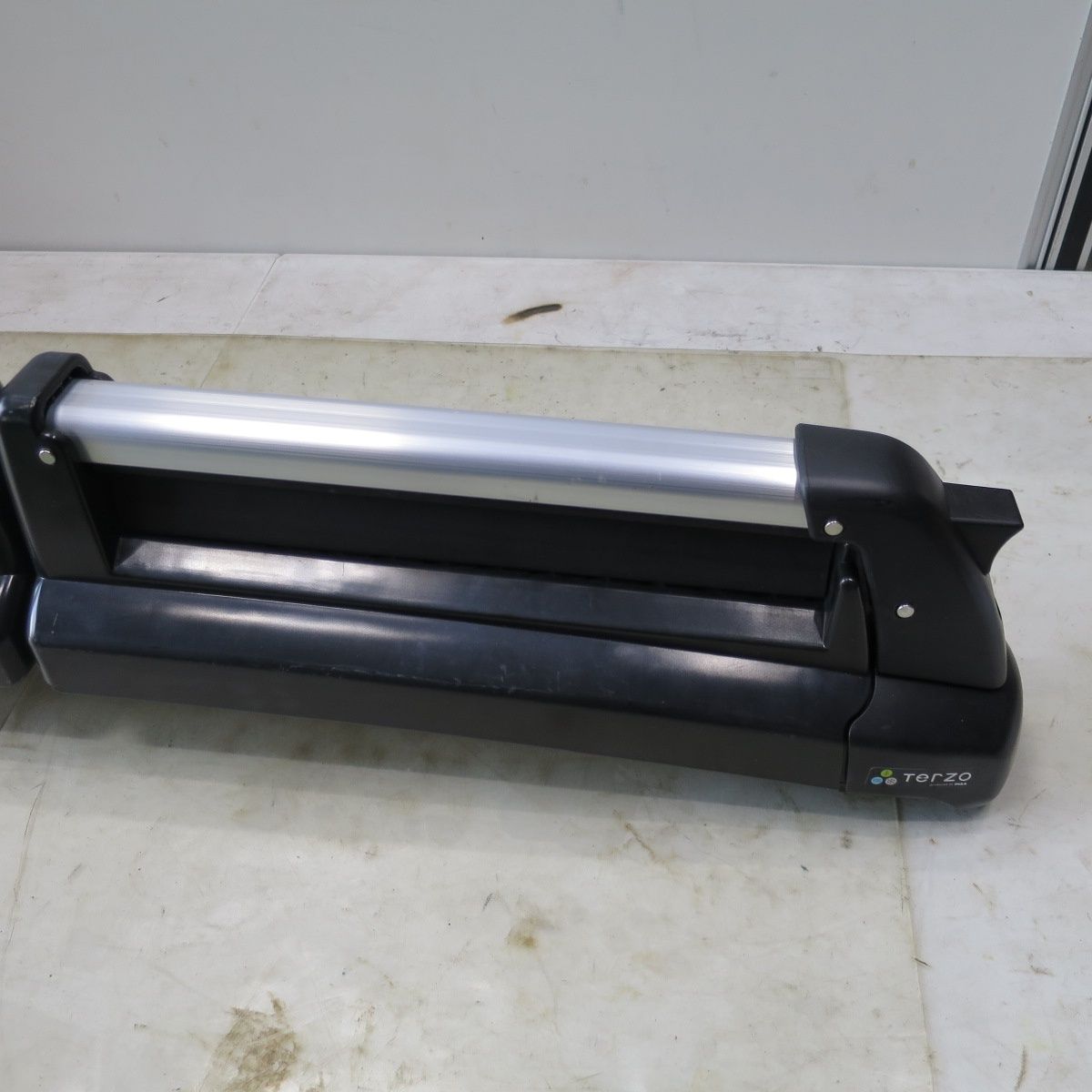 送料無料 付属品付き 鍵付き◆TERZO PIAA スキー & スノー ボード キャリア SS112S ルーフレール タイプ スノボ テルッツオ◆