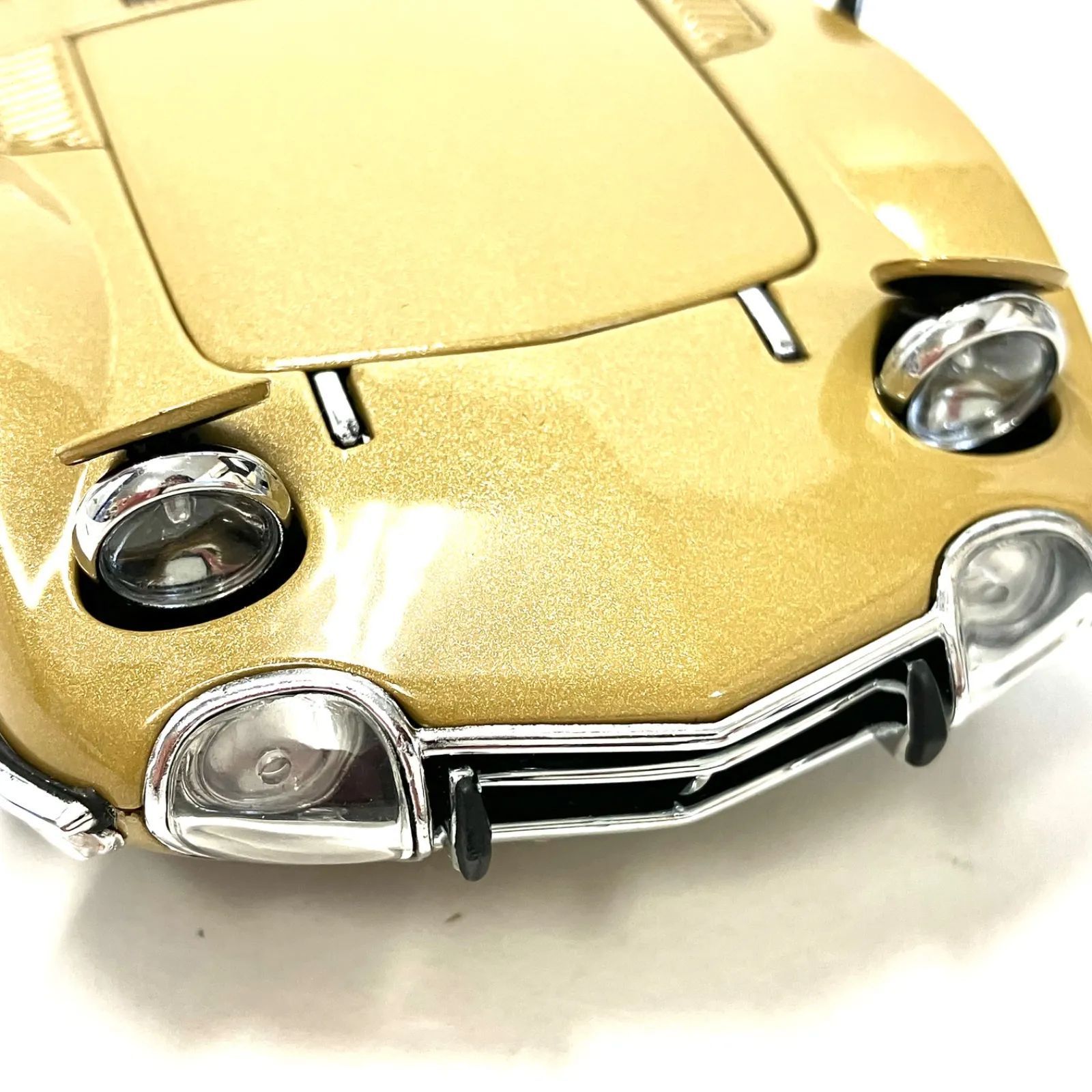 エブロ　TOYOTA 2000GT Gold 前期型 エブロ43104 トヨタ 2000GT (MF10前期) 1967 アイボリ白