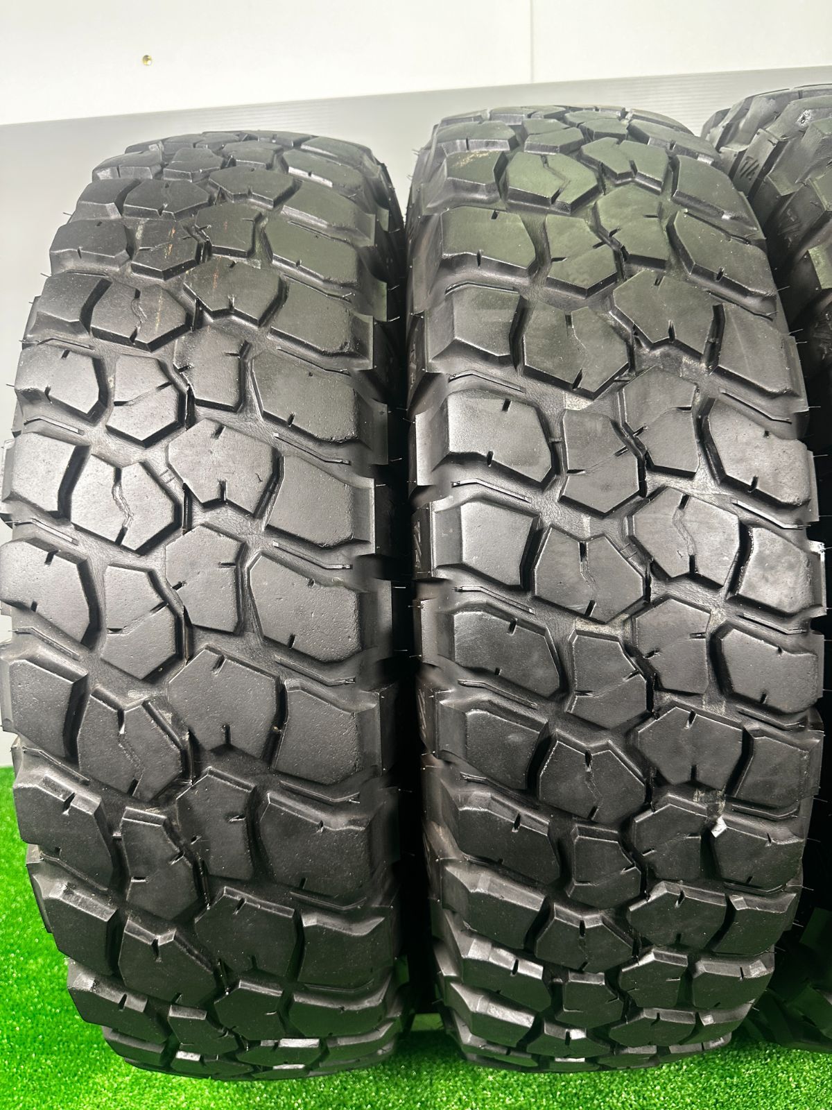LT235|85R16