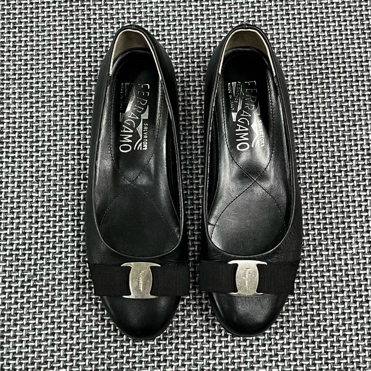 FERRAGAMO フェラガモ リボン フラットシューズ