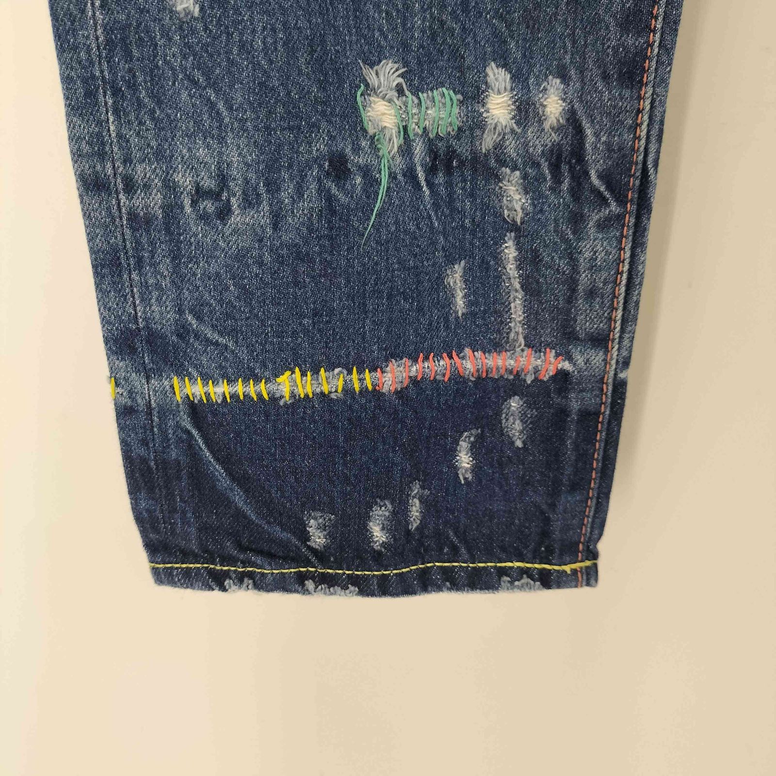 ツモリチサト　デニムパンツ　ダメージ ツモリチサト デニムパンツ ステッチ 刺繍 ダメージ加工 - メルカリ