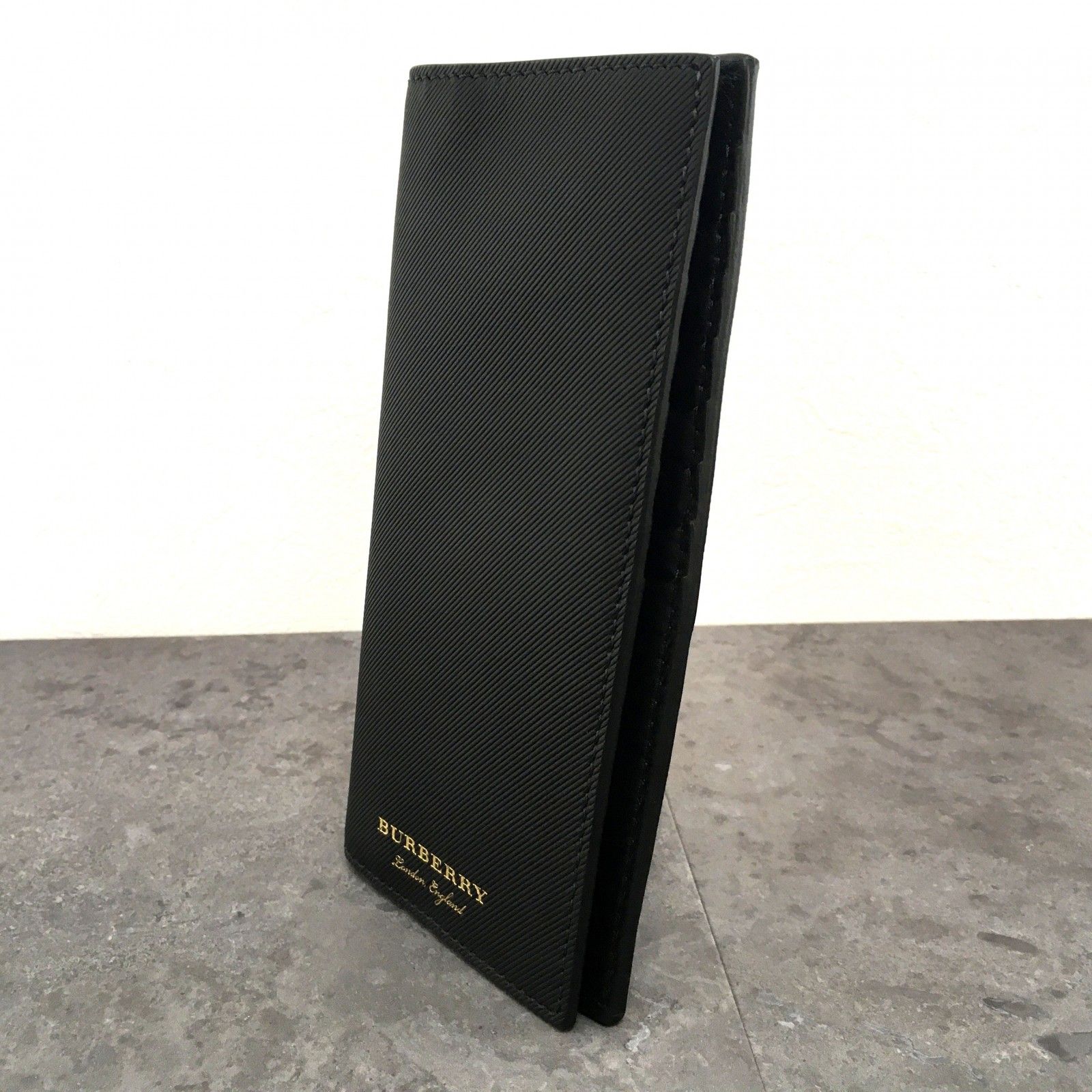 送料込み！ 未使用品 BURBERRY 長財布 縦型 ブラック 337 送料込み！ 未使用品 BURBERRY 長財布 縦型 ブラック 箱付き 143