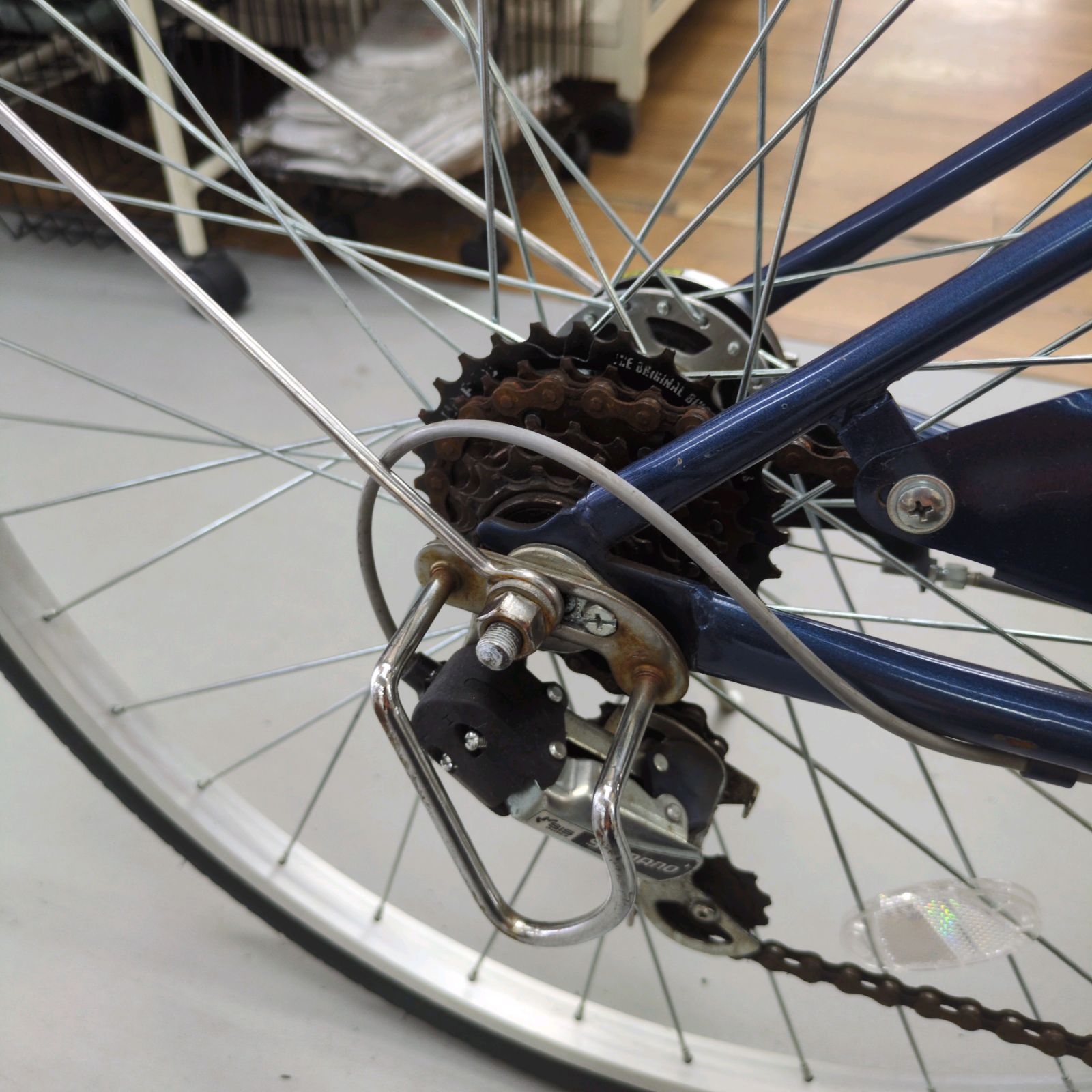 J021 ☆多少のキズ使用感☆軽快自転車☆Fresh Town☆6段☆LEDオート