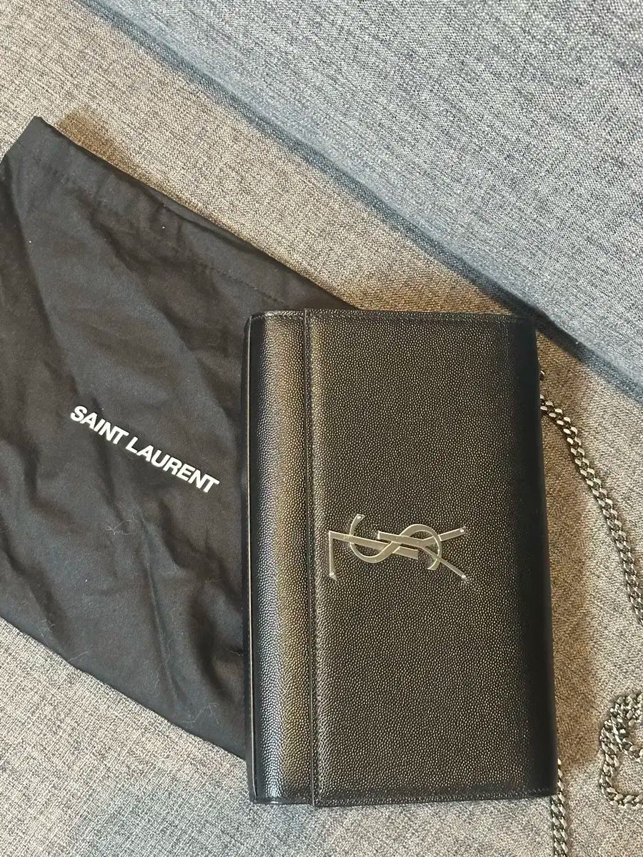 Saint Laurent サンローラン ケイト ミディアムバッグ シルバー金具