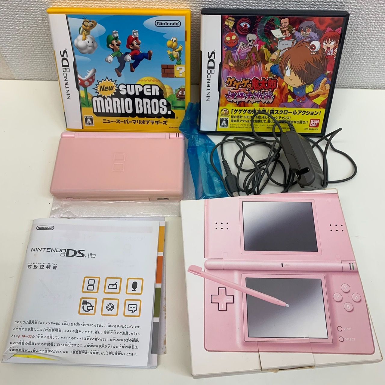 K【中古】ニンテンドーDS Lite 本体 ピンク ソフト2本付き マリオ