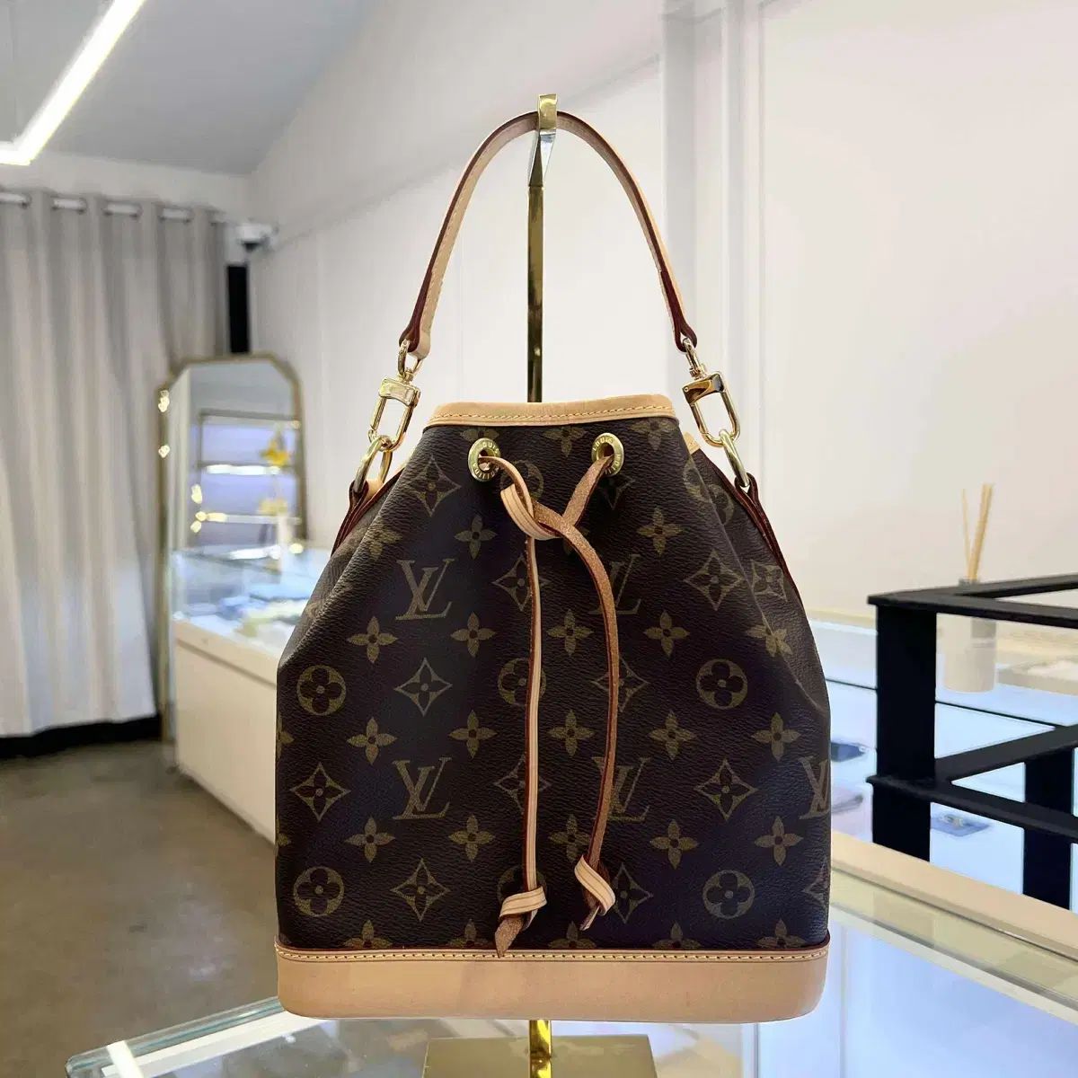 使い勝手抜群♪ LouisVuitton ノエBB バケットバッグ モノグラム Louis Vuitton 新作 ◇ 天然ラフィア バケットバッグ【ノエ BB