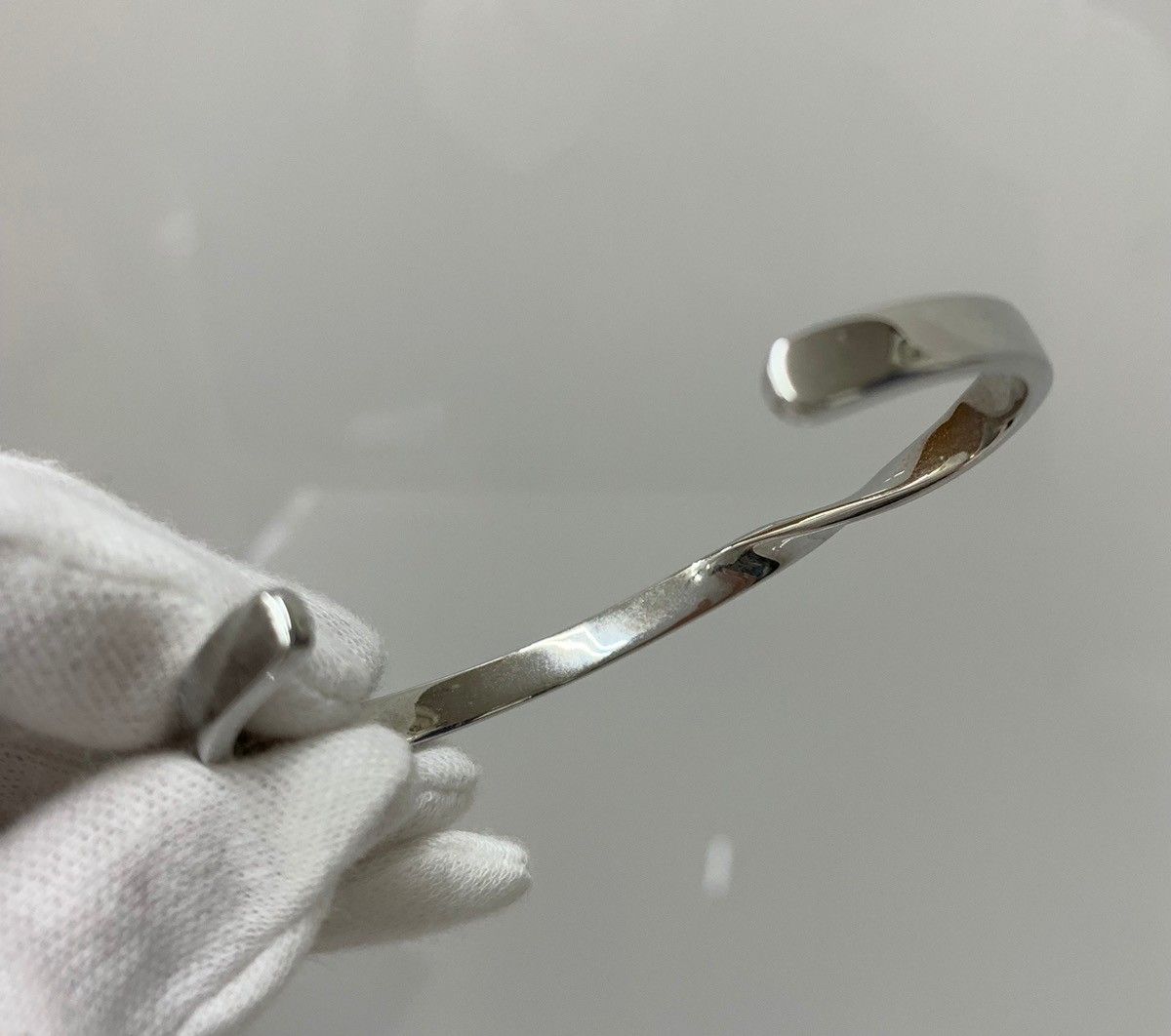 ポール・スミス Paul Smith バングル 真鍮 ロゴツイストバングル