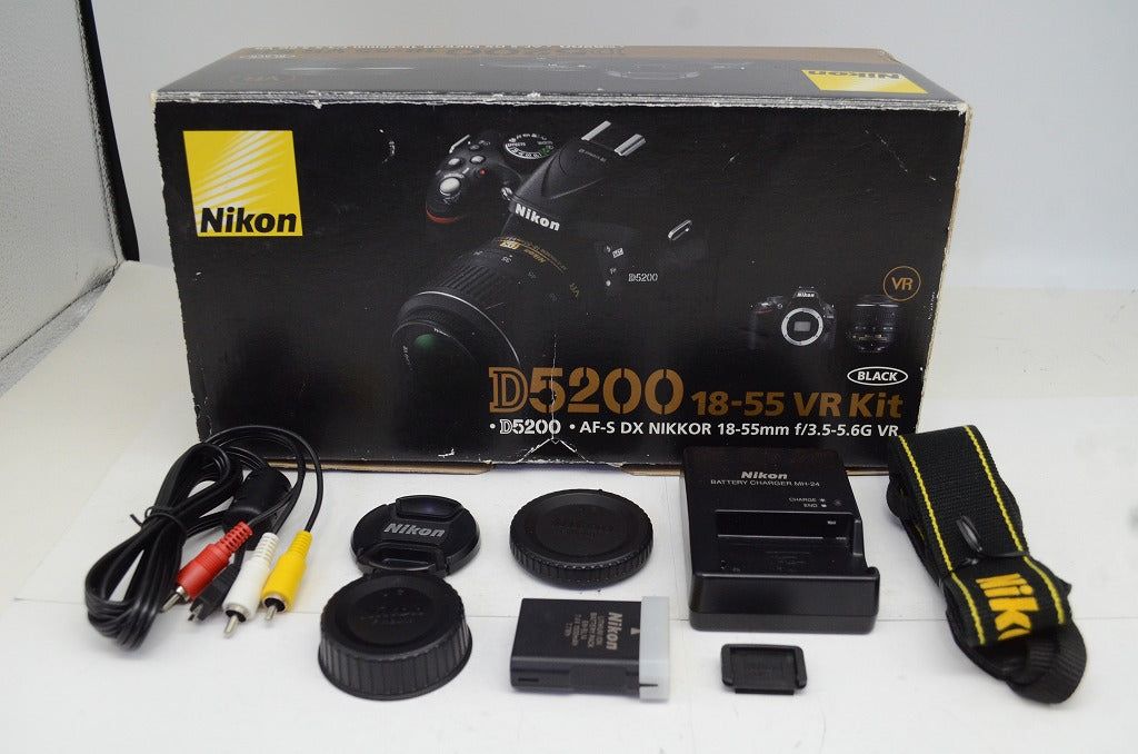 箱付き】 Nikon ニコン D5200 レンズキット デジタル一眼カメラ Nikon