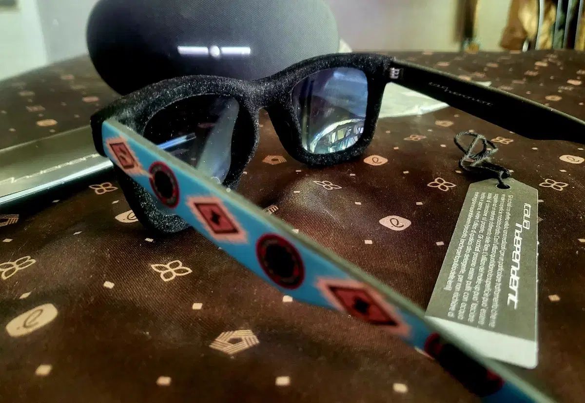 未着用 INDEPENDENT