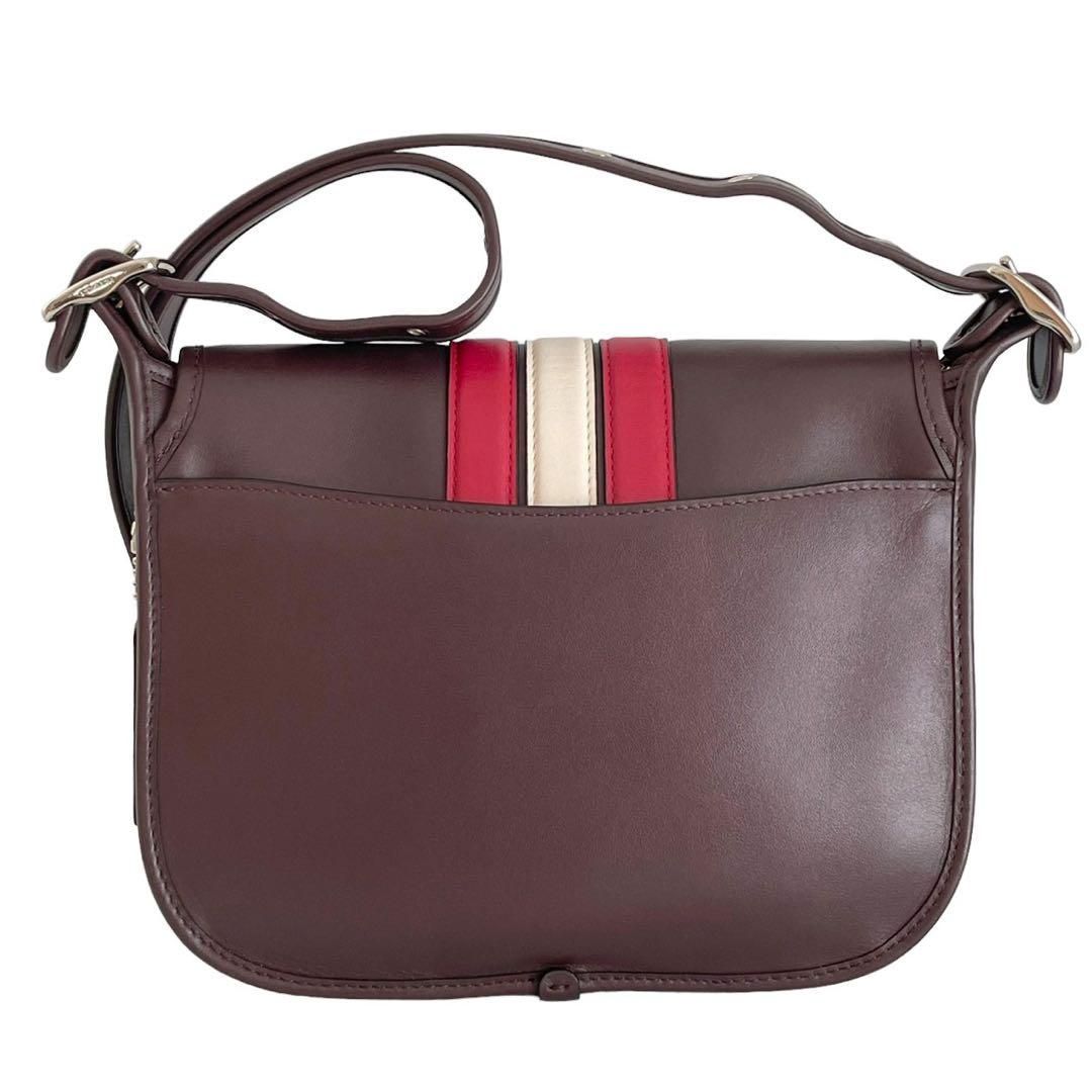 COACH コーチ F11801 ヴァーシティ ショルダー斜め掛け チャーム