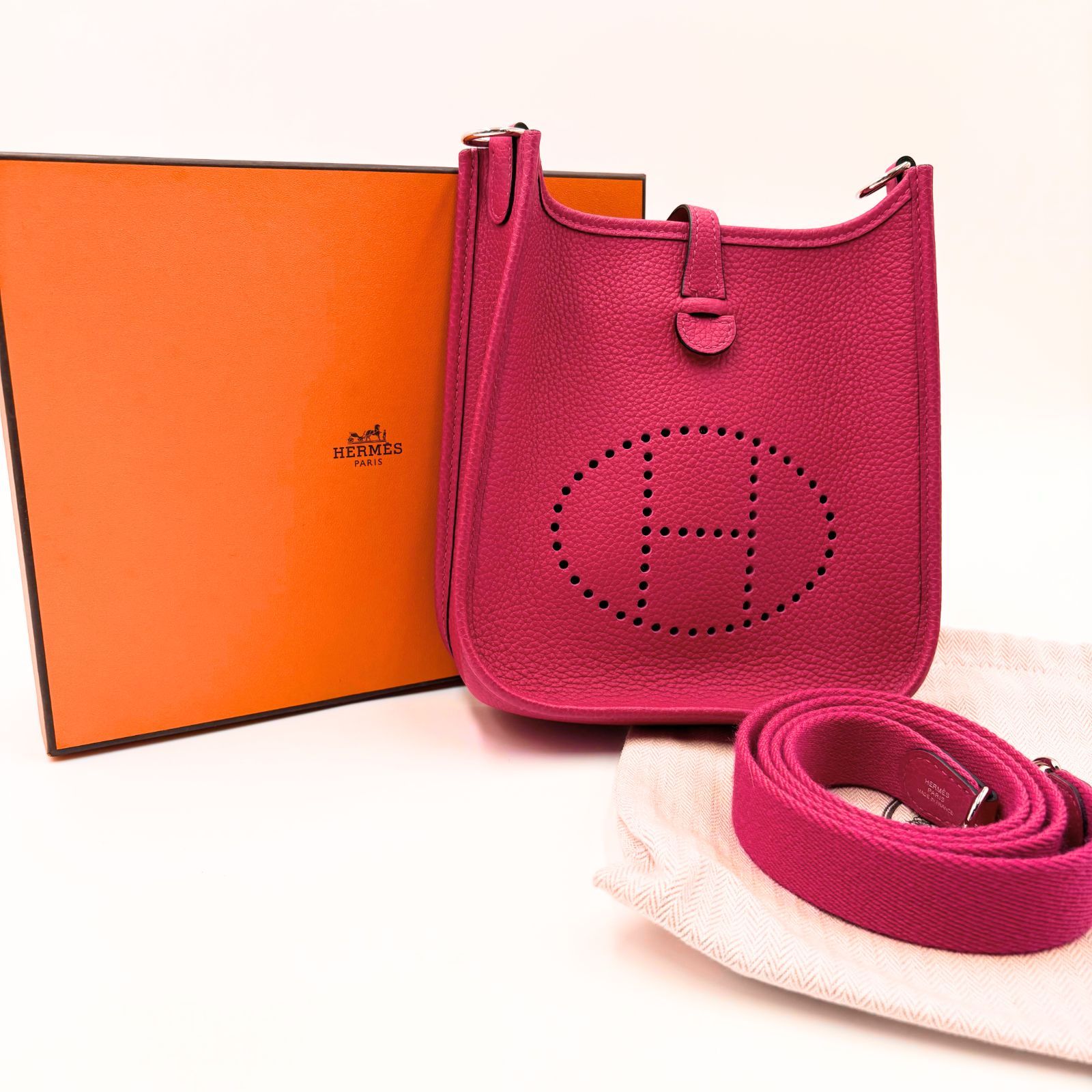 HERMES / エルメス　エヴリン　ハンカチ　ピンク HERMES エルメス エヴリン エブリン コインケース ピンク