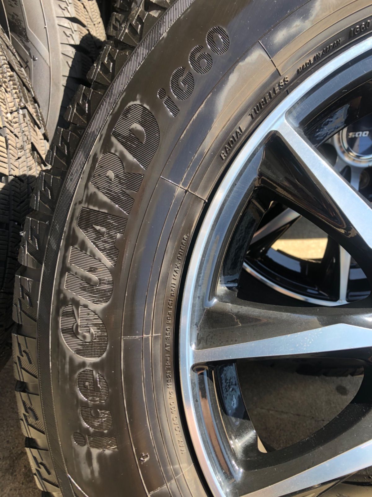 205 65 16 スタッドレス4本バリ溝 セレナ外し