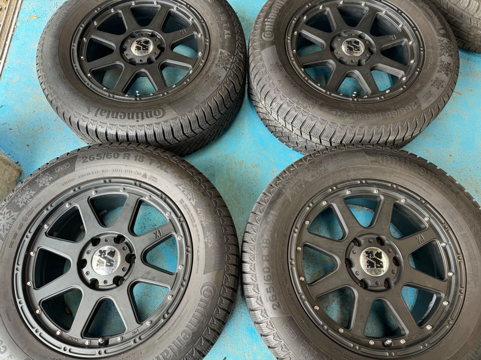 中古スタッドレスセット MLJ エクストリームJ 17インチ 8j +25 PCD139.7 コンチネンタル 265/60R18 2017年 プラド