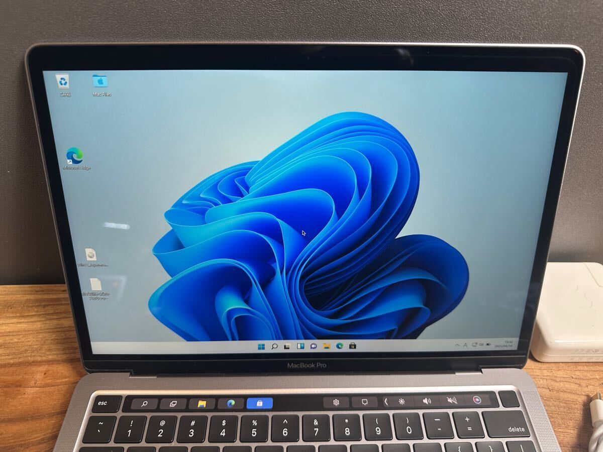 極美品 Apple MacBook Pro(13inch 2016) MLVP2J/A Core i5/RAM:8GB/SSD