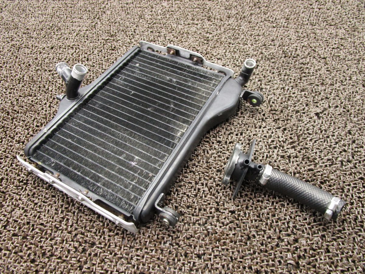 RZ250R・RZ350R用アルミラジエータシリコンホースラジエター