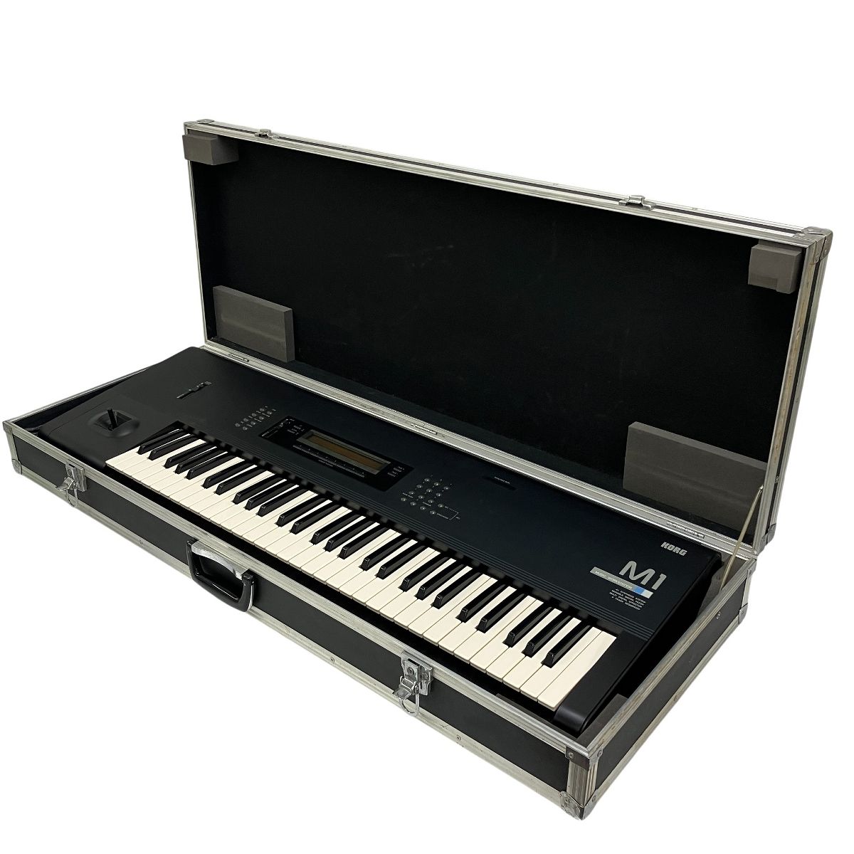 KORG M1 デジタル シンセサイザー 61鍵盤 音源 制作 音楽 趣味 ハードケース付き コルグ 訳あり T10489752