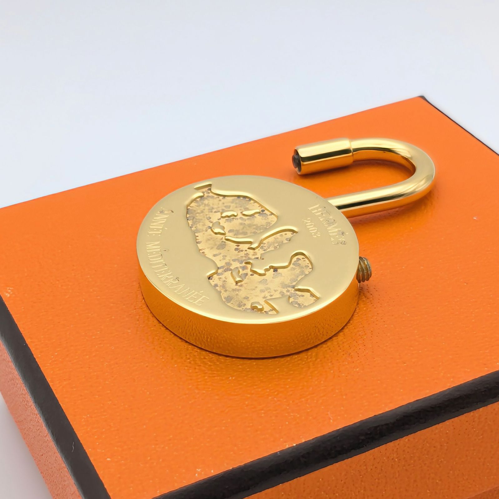 2003年限定 エルメス HERMES カデナ 地中海 ゴールド 箱付 - メルカリ