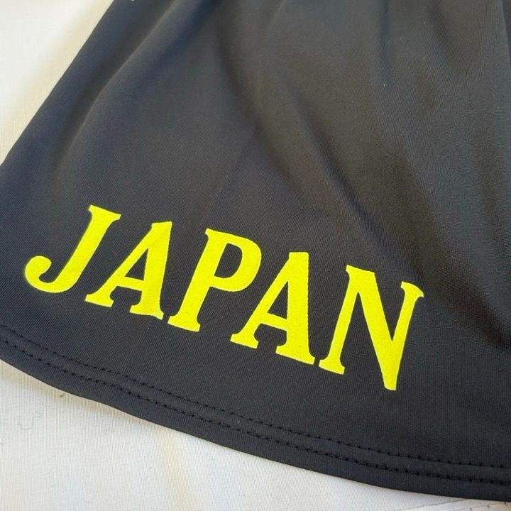 アシックス