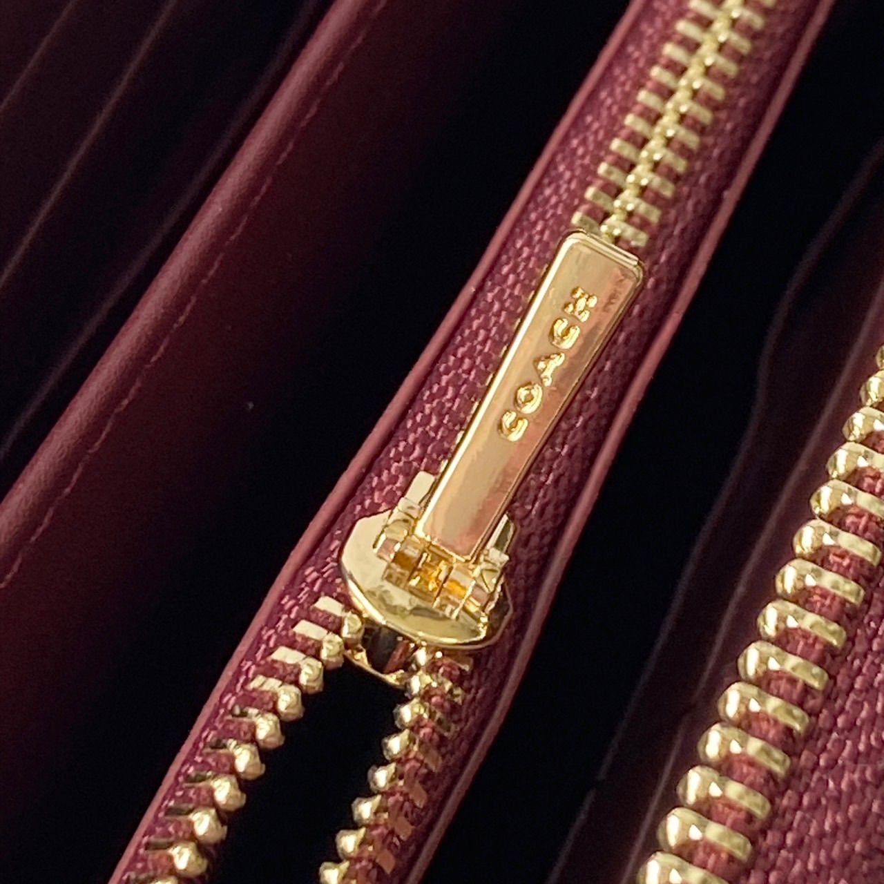 新品/未使用】COACH 長財布 ヴァーシティモチーフ CB856 ブラウン
