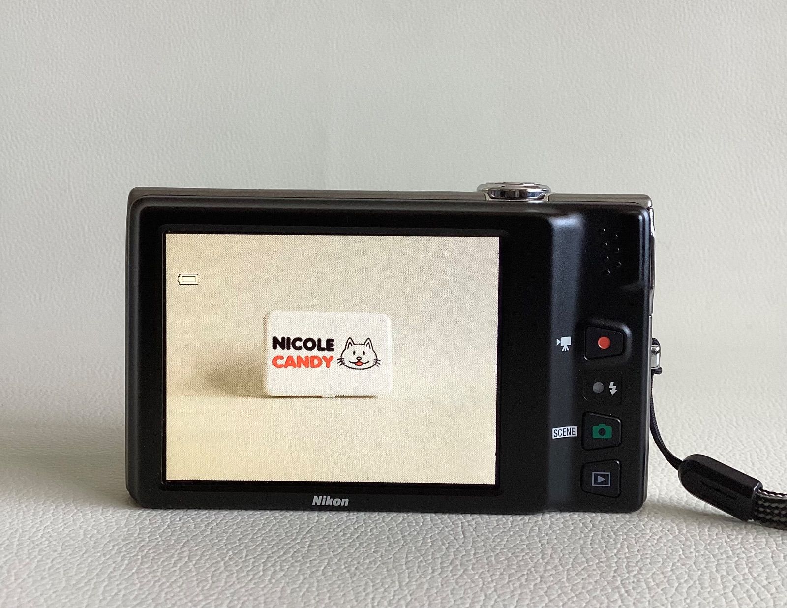 美品】NikonデジタルカメラCOOLPIX S6100 シャンパンシルバー