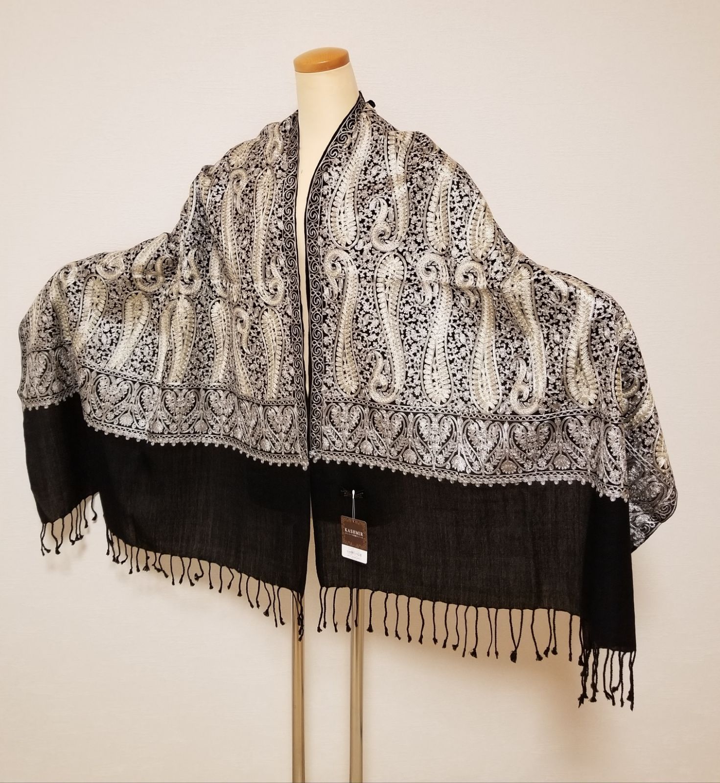 新品』カシミール刺繍ストール - メルカリ