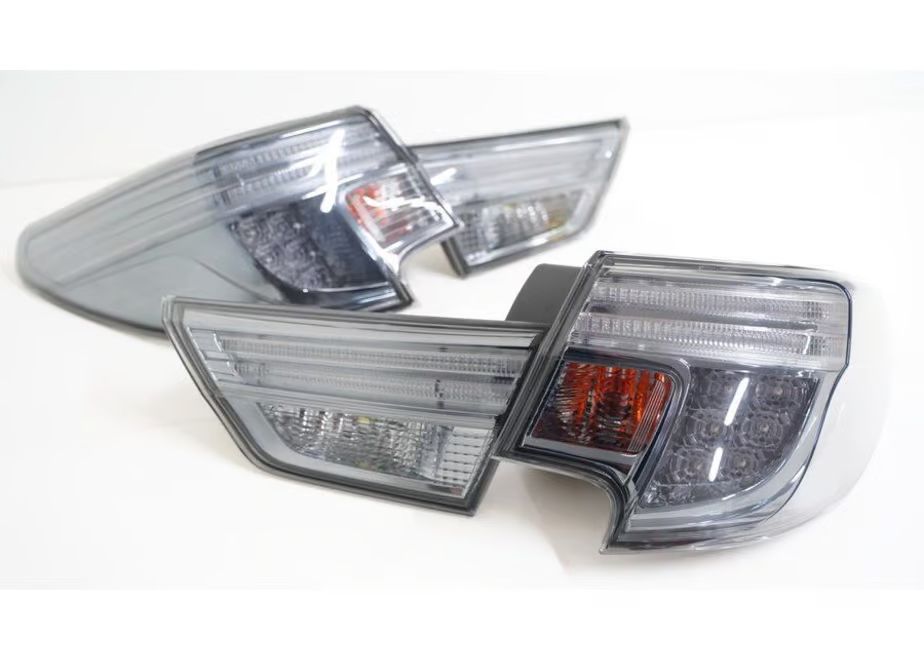 TOYOTA GRX130 マークX / 中期後期型 後期風テールランプ 社外品