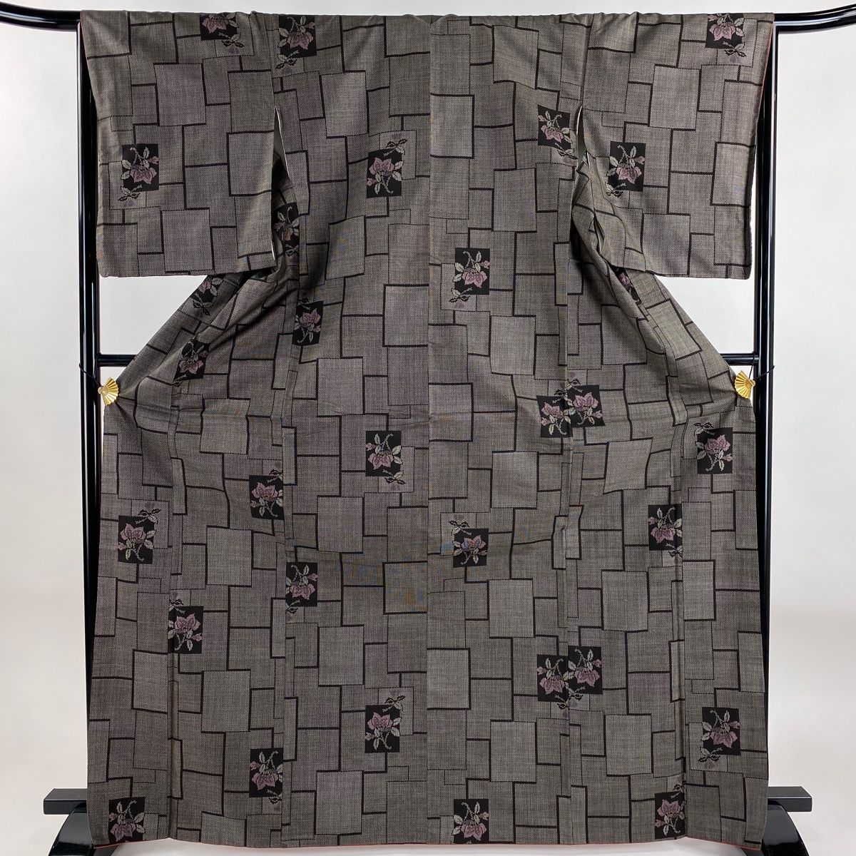 大島紬 身丈169cm 裄丈66cm M 袷 純泥染 証紙 色紙 草花 焦茶色 正絹 秀品