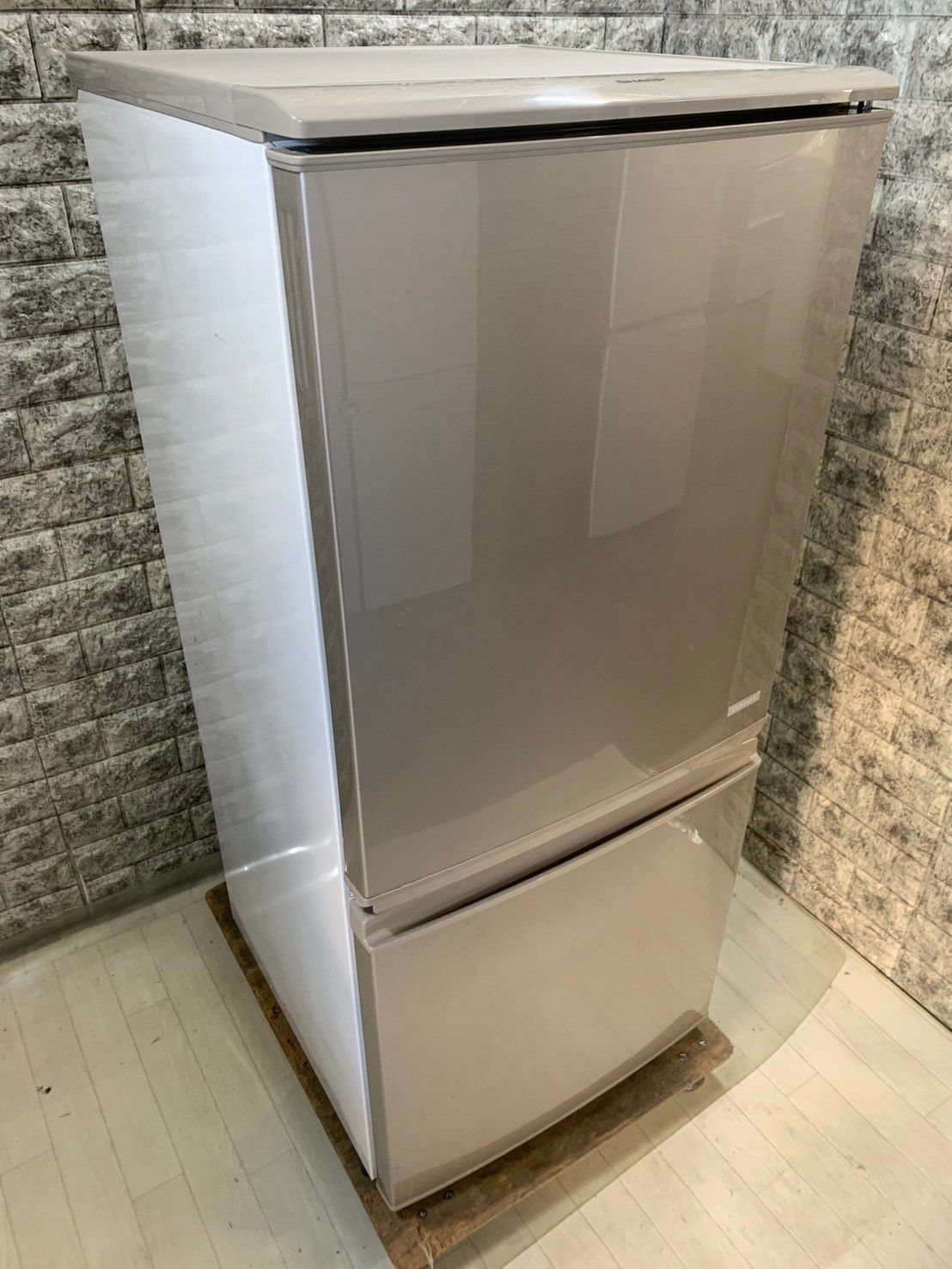 シャープ 2016年製 冷蔵庫 SHARP 137L 冷凍冷蔵庫 2ドア SJ-D14B 2016年製