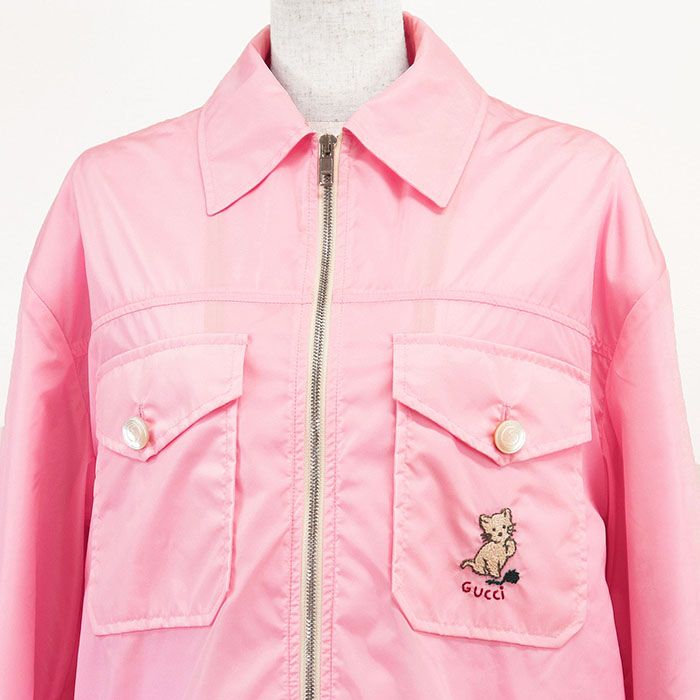 GUCCI グッチ ナイロンジャケット 中綿 2020年製 GG ロゴ インターロッキング ボタン キャット 猫 刺繍 エンブロイダリー パテッド キルティングライナー取り外し可 ジップアップ ブルゾン レディース 38 ピンク 桃色 イタリア製