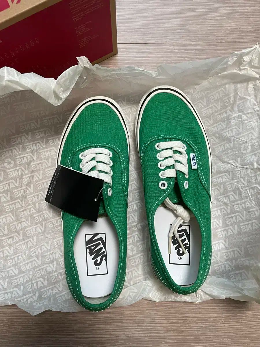 【雷市場（ポンジャン）商品韓国直送】 VANS(バンズ) オーセンティック 44 アナハイム 245 新品