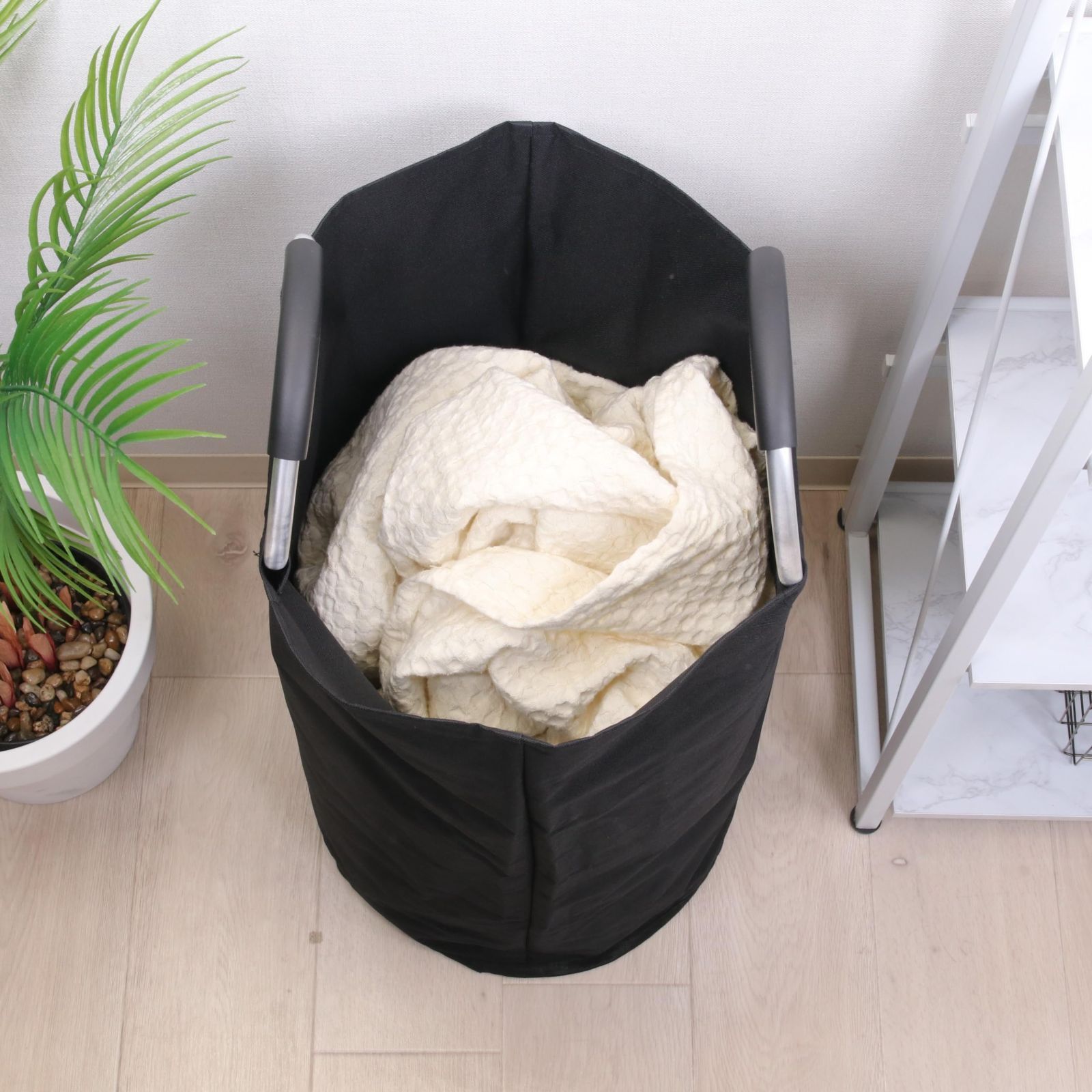 売り切れ 数量限定』 40515 ブラック 取っ手付き 折りたたみ可能 洗濯かご 収納