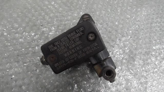 グラストラッカー　NJ4BA　の　マスターシリンダー M10:#1738202019