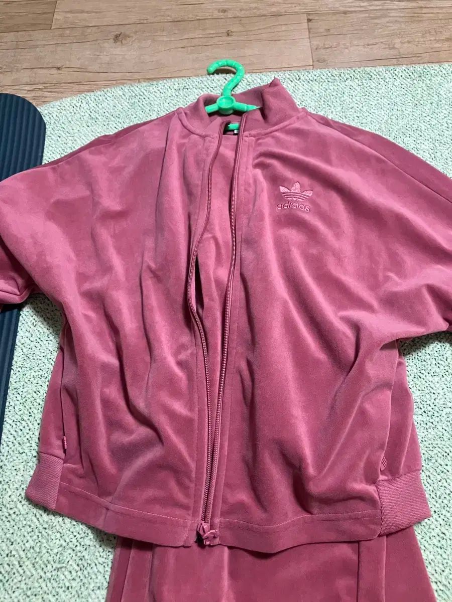 adidas アディダス ベロア トレーニングウェア セット ピンク