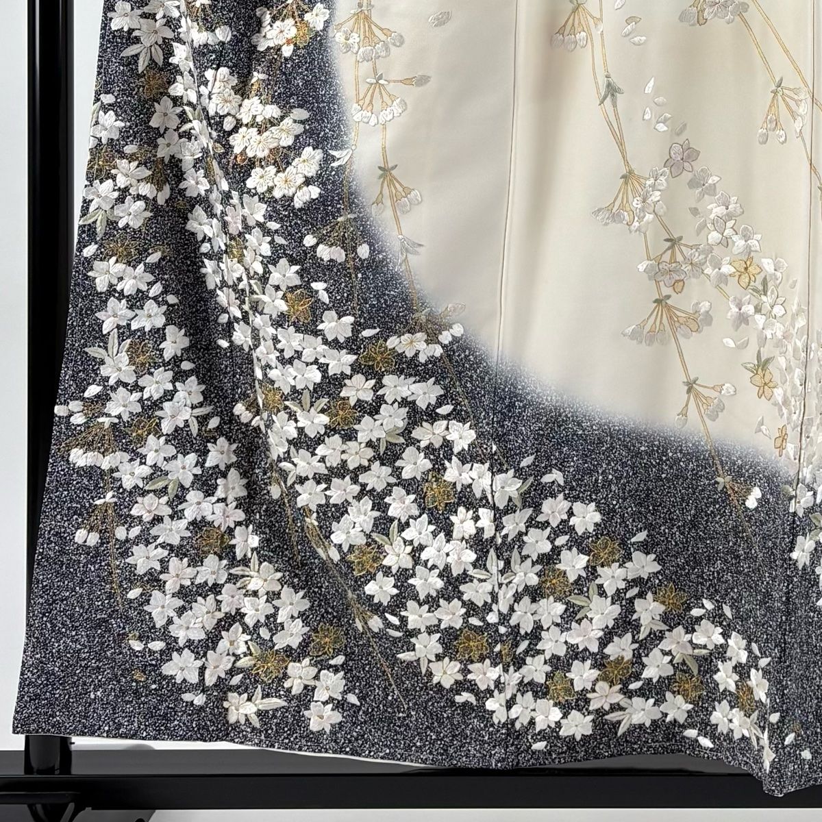 訪問着 身丈156.5cm 裄丈68cm L 袷 草花 刺繍 金糸 黒灰 正絹